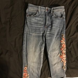 SUPER cute flower embroidered jeans